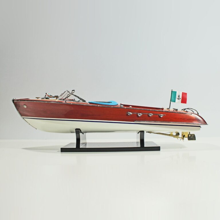Handmade speed boat model of the Riva Aquarama